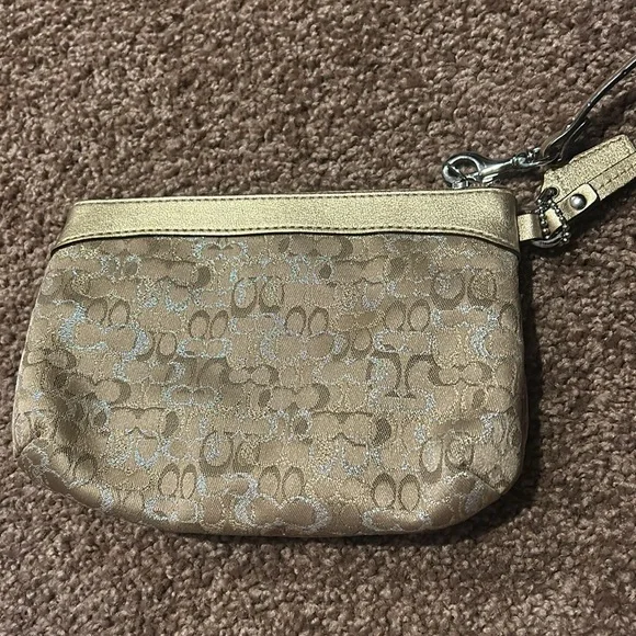Coach wristlet - Picture 4 of 6